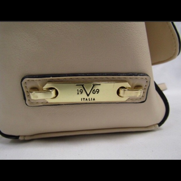 Versace handbag authentic - Picture 3 of 5